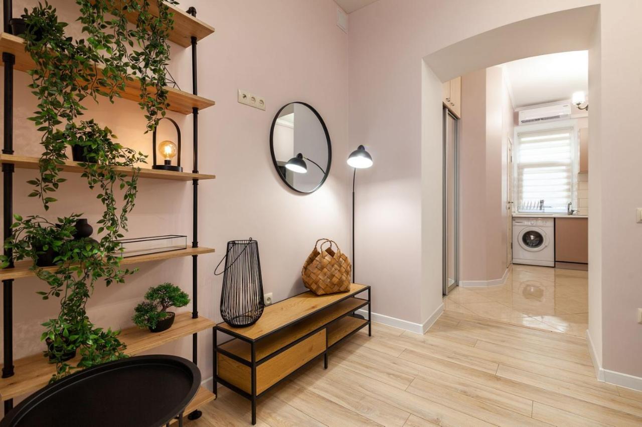 Avangard Magnus Apartment Lviv Exterior photo